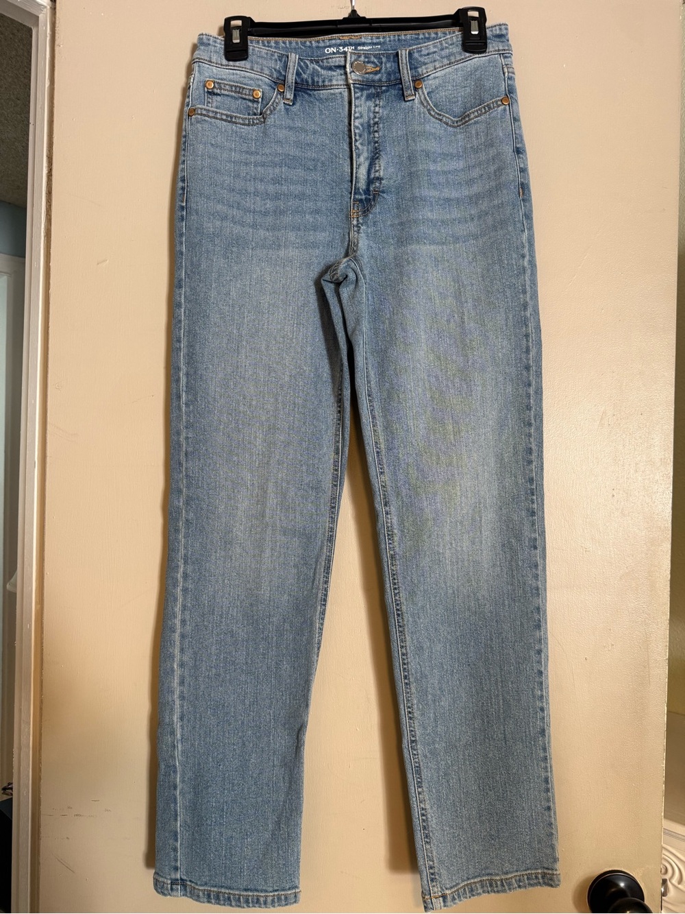 Light Wash Straight-Leg Women’s Jeans